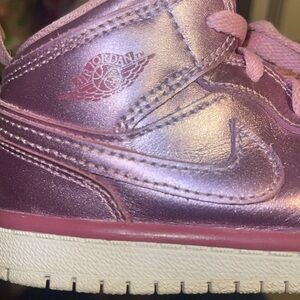 💖 Nike Girl's Air Jordan 1 Mid Pink Size 10C